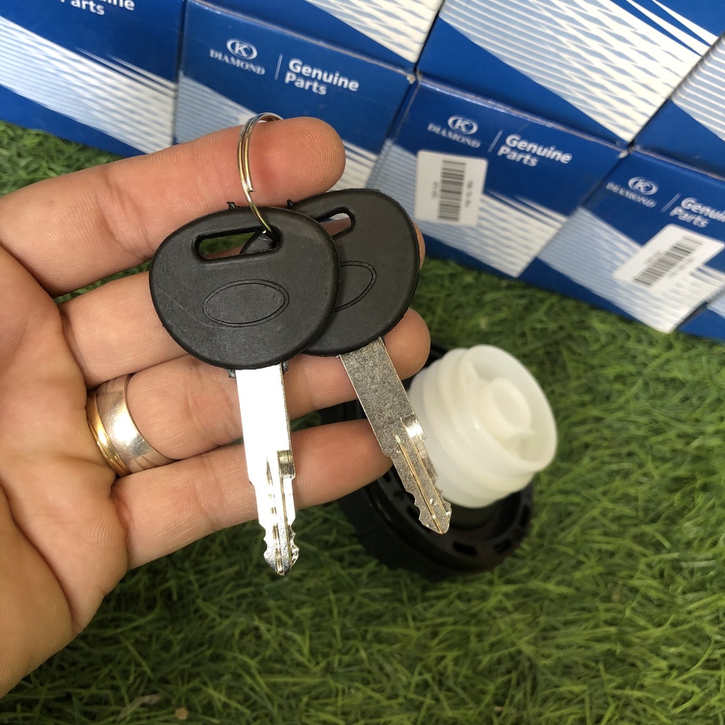 NẮP THÙNG DẦU HYUNDAI KIA ISUZU VÀ CÁC DÒNG XE  DÙNG NẮP VẶN REN