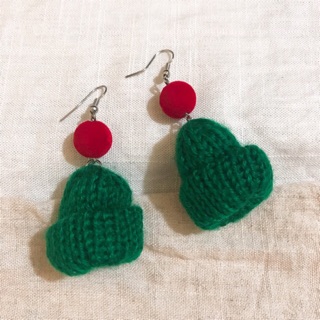 🧶Khuyên tai hình mũ len