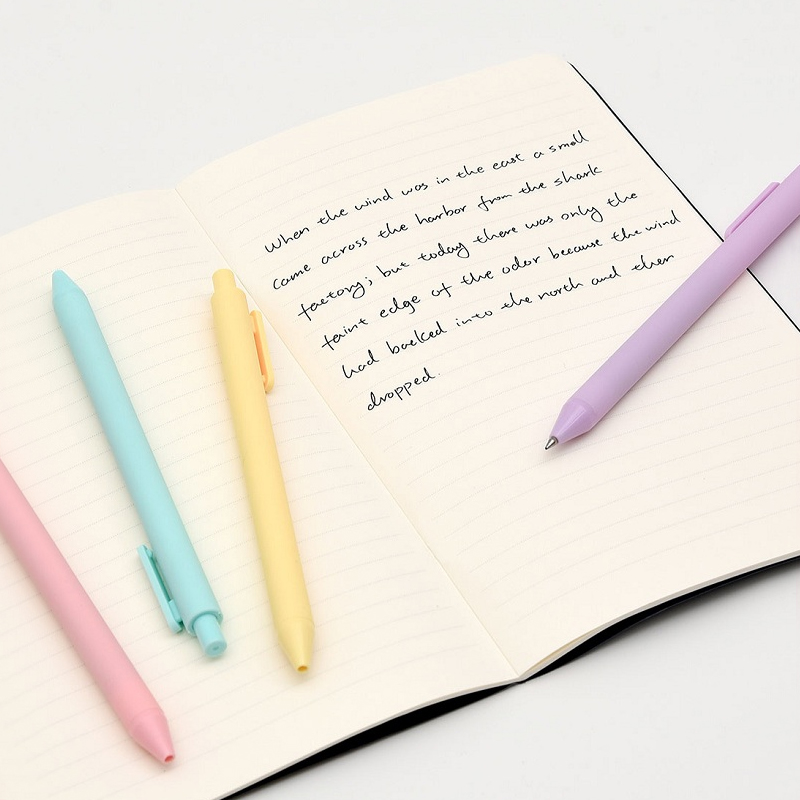 Bút bi thân nhiều màu sắc xinh xắn ngòi 0.5mm
