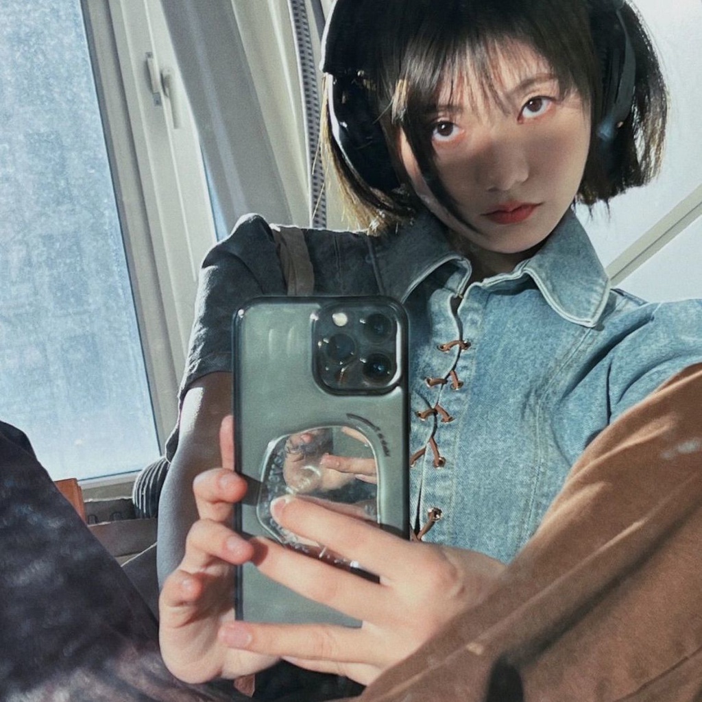 Phong Cách Mới Áo Sơ Mi Denim Mỏng Tay Ngắn Dáng Rộng Cột Dây Màu Tinh Khiết Hình Cô Gái Nóng Bỏng Garbege Series Cho Nữ