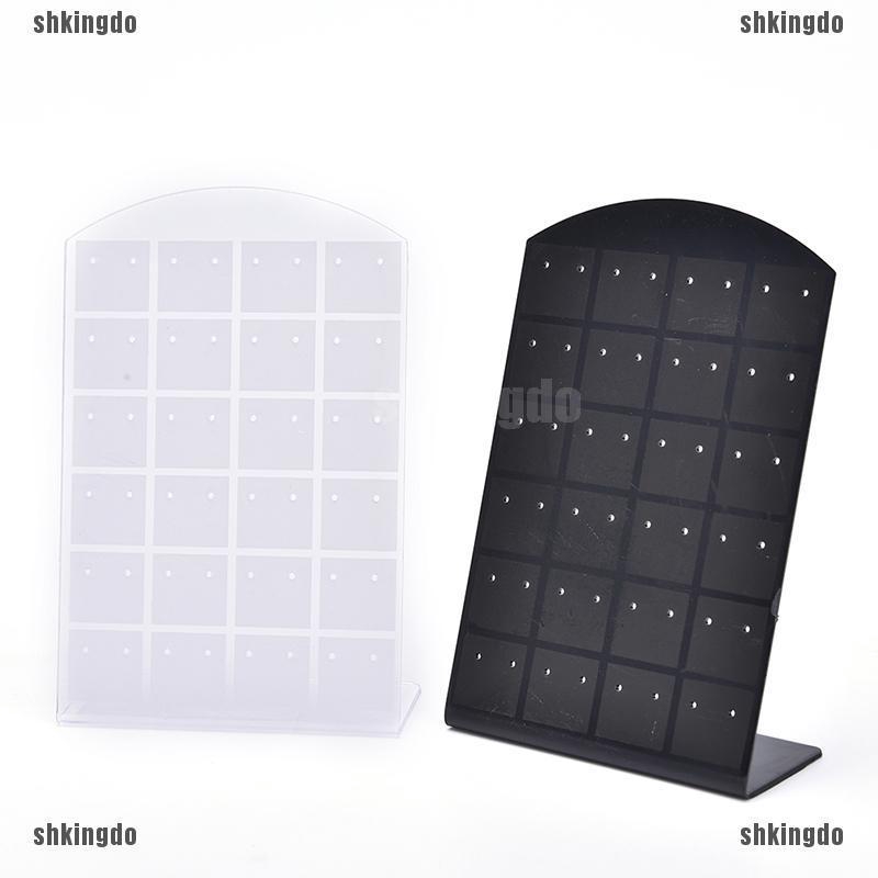 Giá đứng treo khuyên tai nữ trang với thiết kế đơn giản, độc đáo