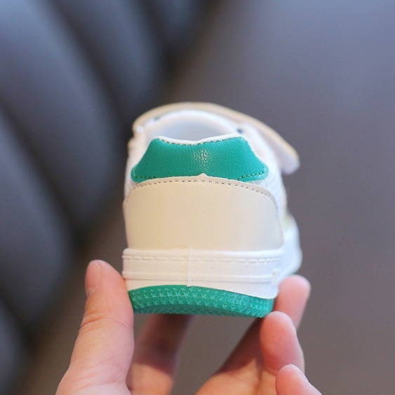 Giày thể thao cho bé trai bé gái từ 2-7 tuổi phong cách thời trang vải lưới thoáng khí mùa hè( HD-551)