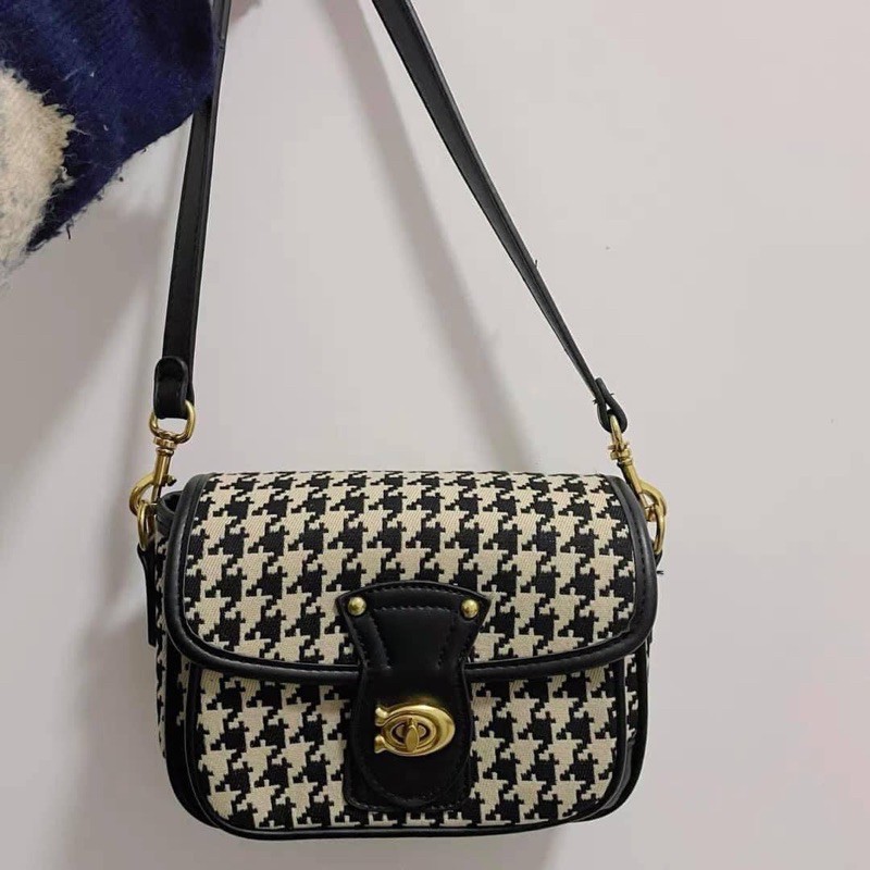 Túi vintage xinh lắm nè