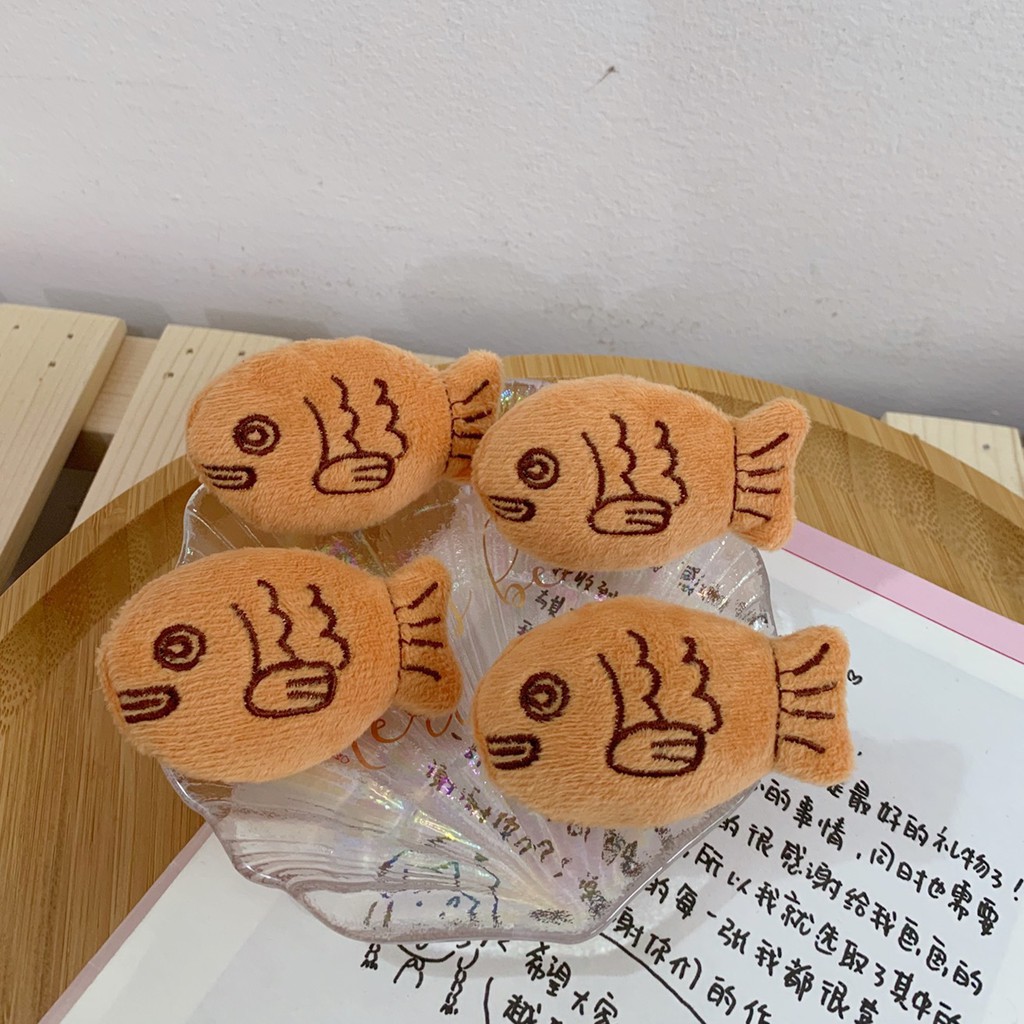 Huy Hiệu, Ghim Cài Áo, Balo Hình Cá Nướng Taiyaki Bằng Bông