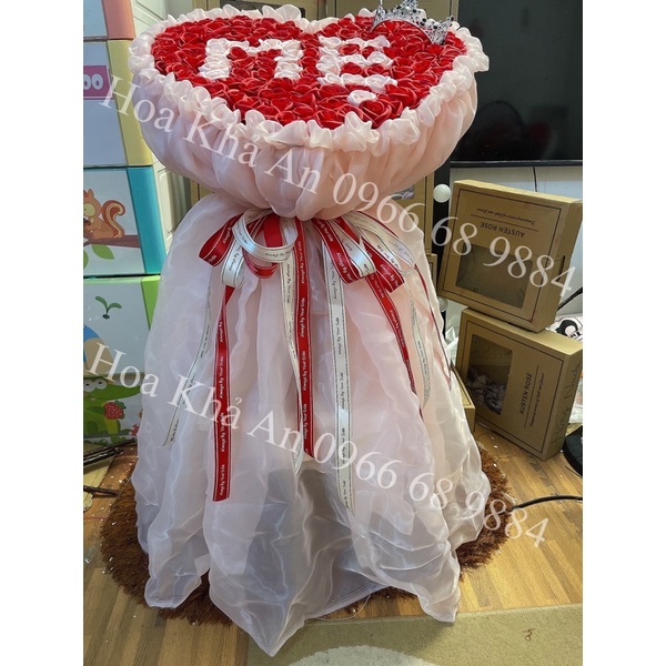 [Ảnh thật] Bó hoa tim Sáp 100bông ghi chữ tuỳ ý, phối Voan Hàn xịn, dài voan khi đứng 1.2met