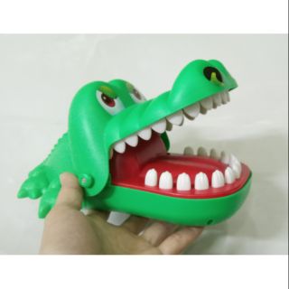 Khám Răng Cá Sấu (Loại To Nhất) Răng Bằng Nhựa Mềm
