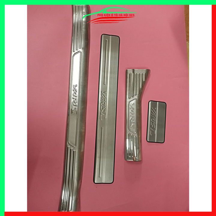 Bộ nẹp bước chân inox ô tô Yaris 2014-2017 chống trầy làm đẹp ô tô