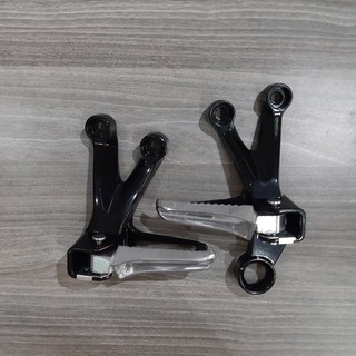 Gác chân sau Satria Fi