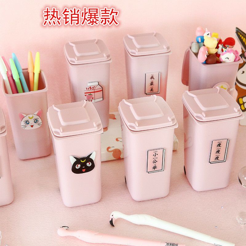 Ống cắm bút màu hồng xinh xắn, thùng rác mini để bàn học có nắp đậy