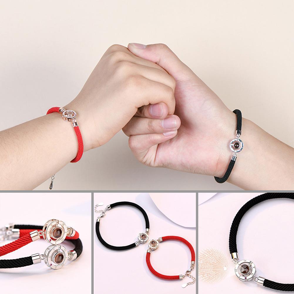 Vòng Tay Tình Yêu In Chữ I Love You Bằng 100 Ngôn Ngữ