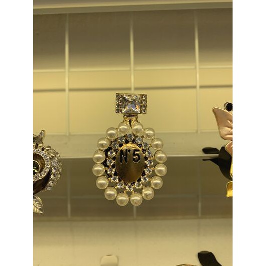 Trang trí kẹp khe gió - đính đá cao cấp