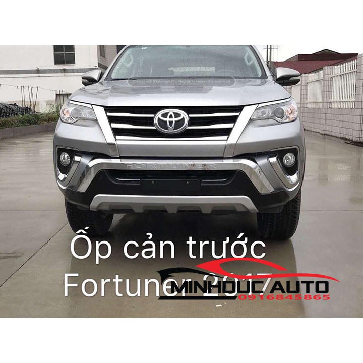 Ốp cản trước Toyota Fortuner 2017 - 2019