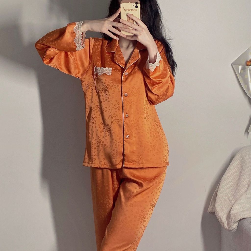 Bộ Đồ Ngủ Tay Dài Chất Lụa Phối Ren Mỏng Thời Trang Xuân Hè Xinh Xắn Cho Nữ