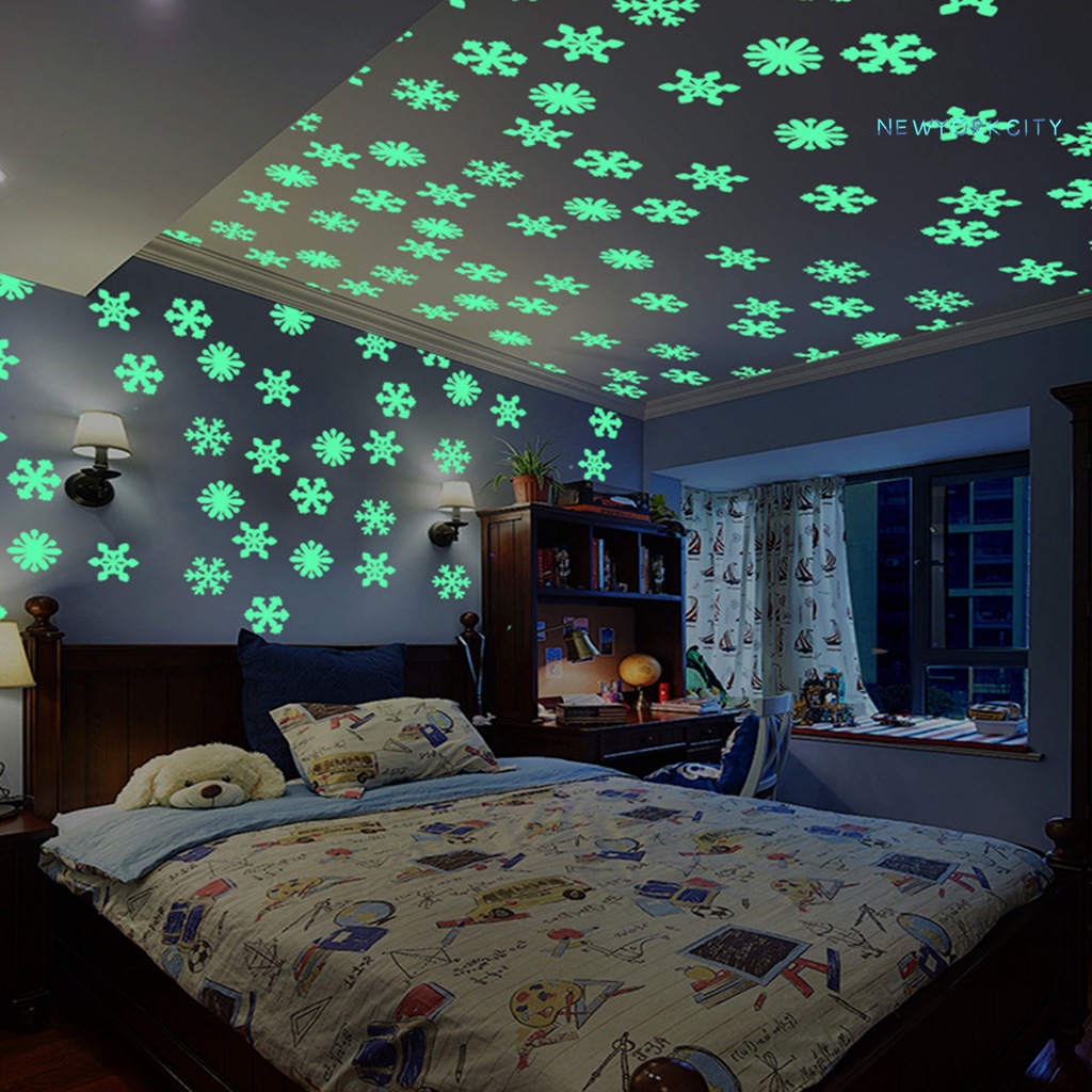 1 Bộ Miếng Dán Tường Dạ Quang Bằng PP Hình Bông Tuyết Giáng Sinh Bắt Mắt Dễ Tháo Gỡ Dùng Trang Trí Nhà Cửa