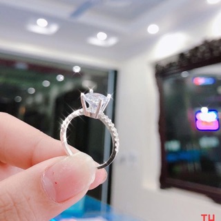 Nhẫn nữ đính đá chủ 8ly chuẩn bạc ta