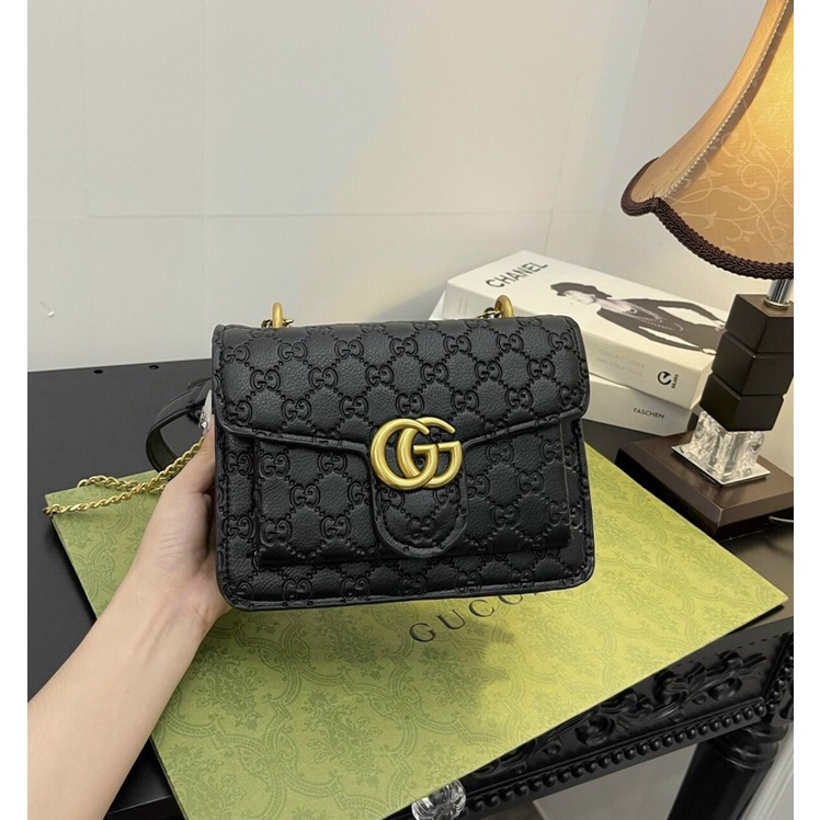 Túi đeo chéo dập vân G C 3 ngăn size 20