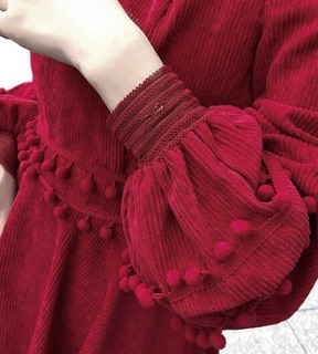 Đầm xoè nhung viền ren