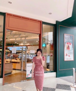 ĐẦM MIDI CARO CỔ VUÔNG