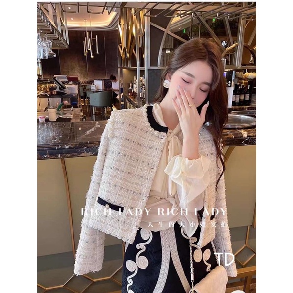 Áo khoác dạ tweed viền đen đính ngọc SDD QCCC