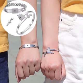 Lắc vòng tay ổ khoá tình yêu