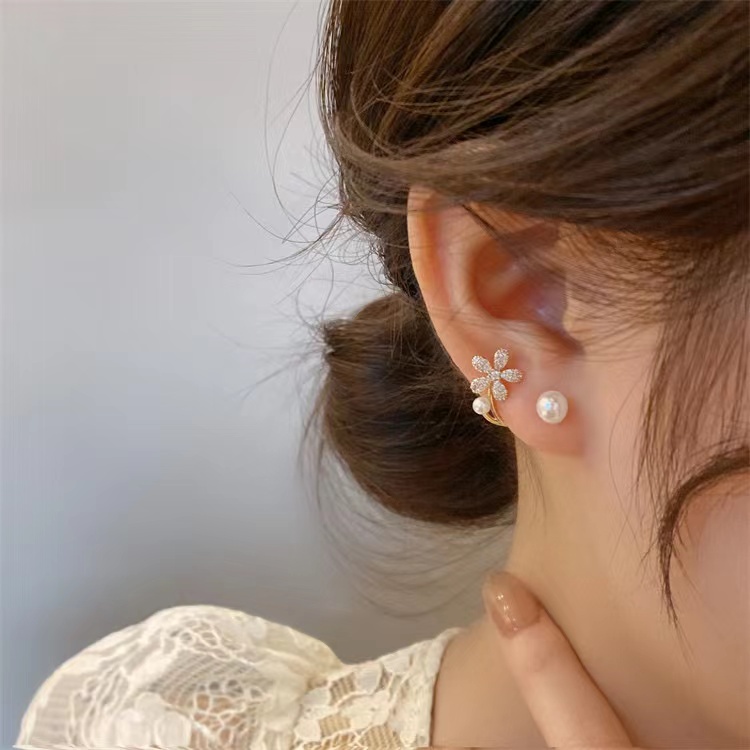 Khuyên Tai Bạc Đính Ngọc Trai Hình Hoa Phong Cách Mới Sang Trọng