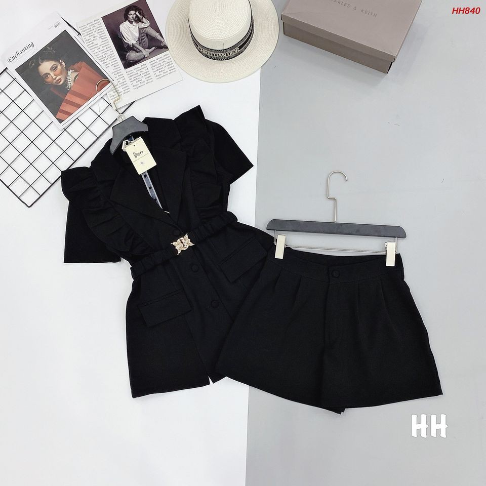Set áo vest cổ bèo mix quần sóc đen