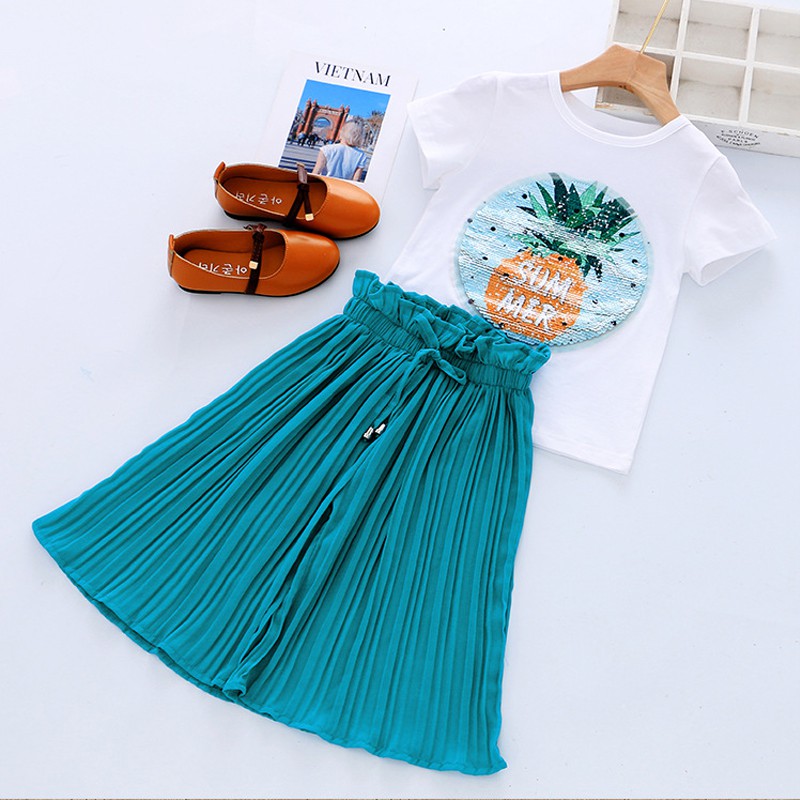 Set áo thun tay ngắn & quần dài rộng đính kim sa cho bé gái