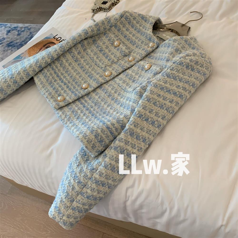 Pearl buckle Xiaoxiangfeng coat women's 2022 Spring and Autumn New French Design Minority loose short style blouse