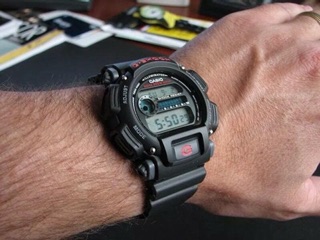 Đồng hồ nam Casio G-shock DW9052-1VDR