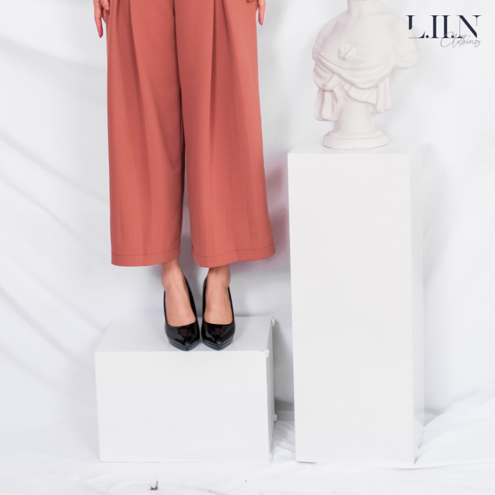 Quần suông nữ Liin clothing màu nâu, thiết kế basic, phong cách công sở hiện đại, thanh lịch Liin clothing Q3207