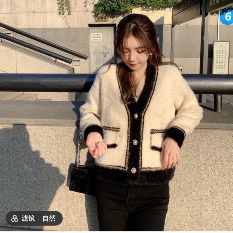 Áo khoác nữ, chất len lông thỏ mềm mịn, dày dặn, cổ V phối 2 túi pha ánh kim, kiểu dáng Hàn Quốc freesize