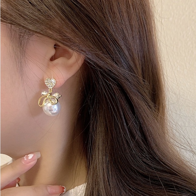Đôi Khuyên Tai Đính Ngọc Trai Thời Trang Cho Nữ