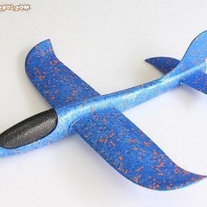 Máy bay bằng xốp