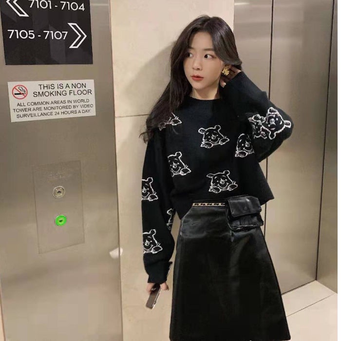 Áo sweater dệt kim dáng rộng in hình chú gấu Pooh thời trang thu đông mới 2021