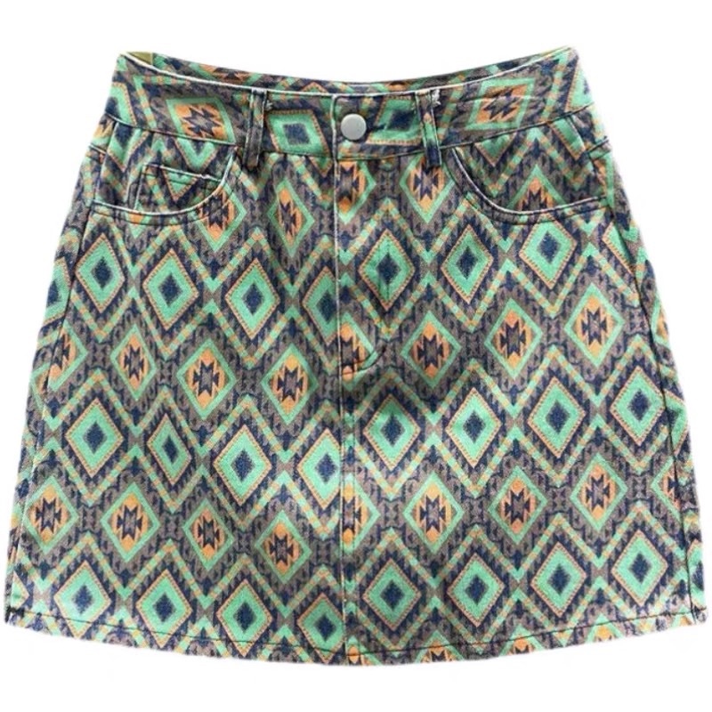 Chân váy jeans chữ A hoạ tiết thổ cẩm QC