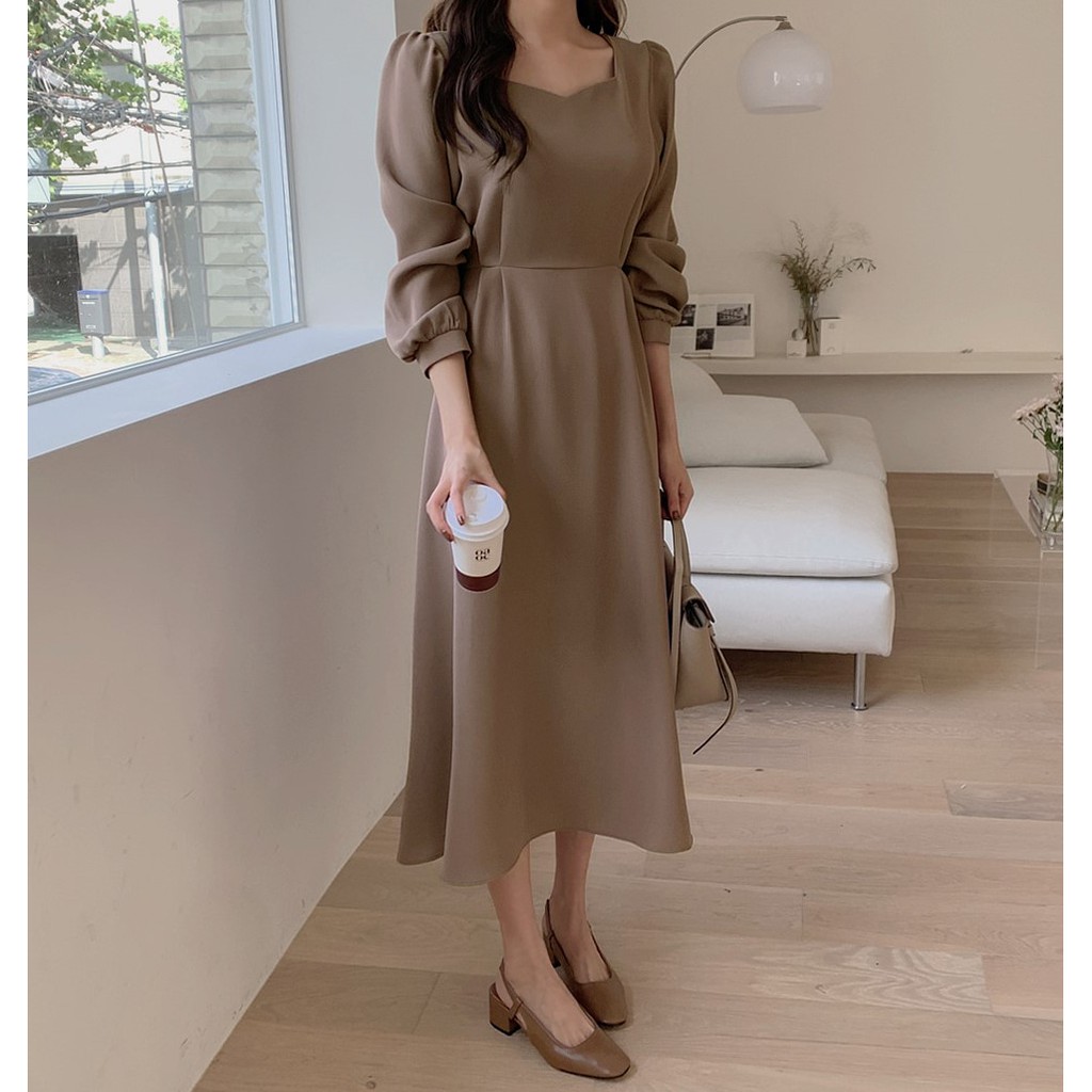 Đầm midi dài tay cổ vuông trơn màu xinh xắn
