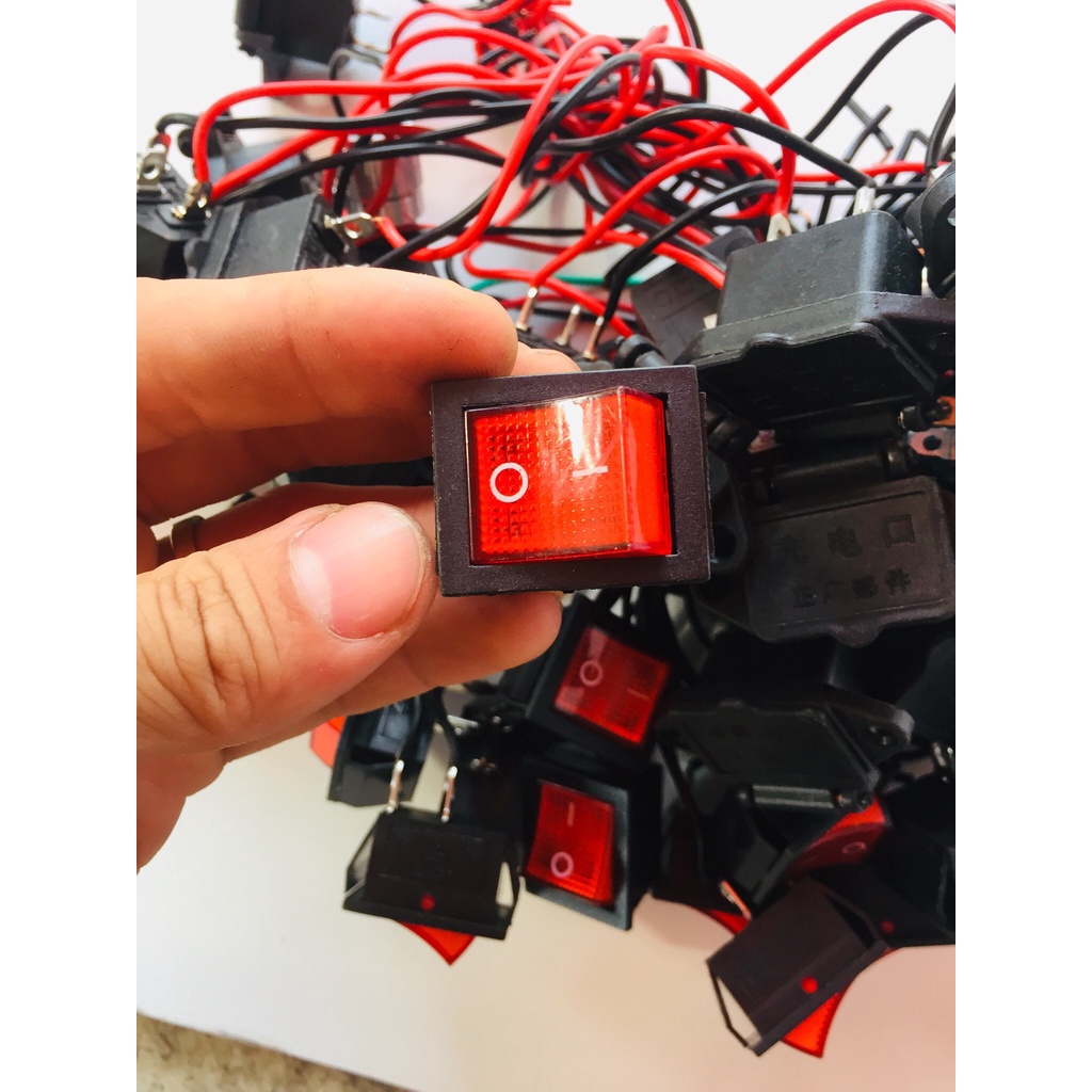 Phụ kiện bình bơm thuốc sâu gồm chiết áp,Công tắc,giắc cắc sạc