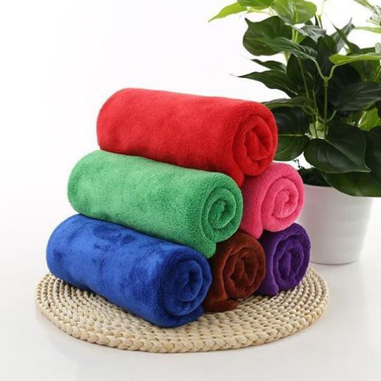 Khăn lau microfiber chuyên dụng dành cho ô tô kích thước 60 x 160 cm