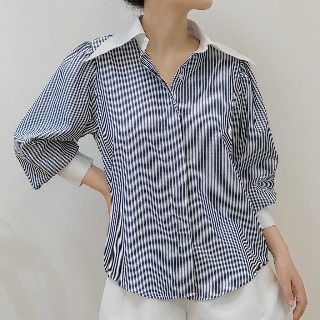 KIOBI - Áo sơ mi Triangle Collar form suông rộng, tay phồng, bâu cổ nhọn cách điệu, vải kate silk sọc nhí - KIA2142STR