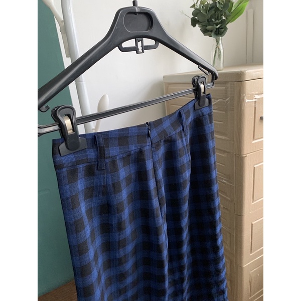 Chân váy caro dáng dài xanh dương