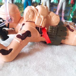 Đồ chơi người lính bò
