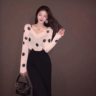 Set áo len chấm bi mix chân váy xẻ đen