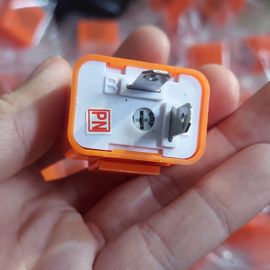 Cục chớp xi nhan tăng chỉnh được tốc độ nháy gắn nhiều loại xe máy