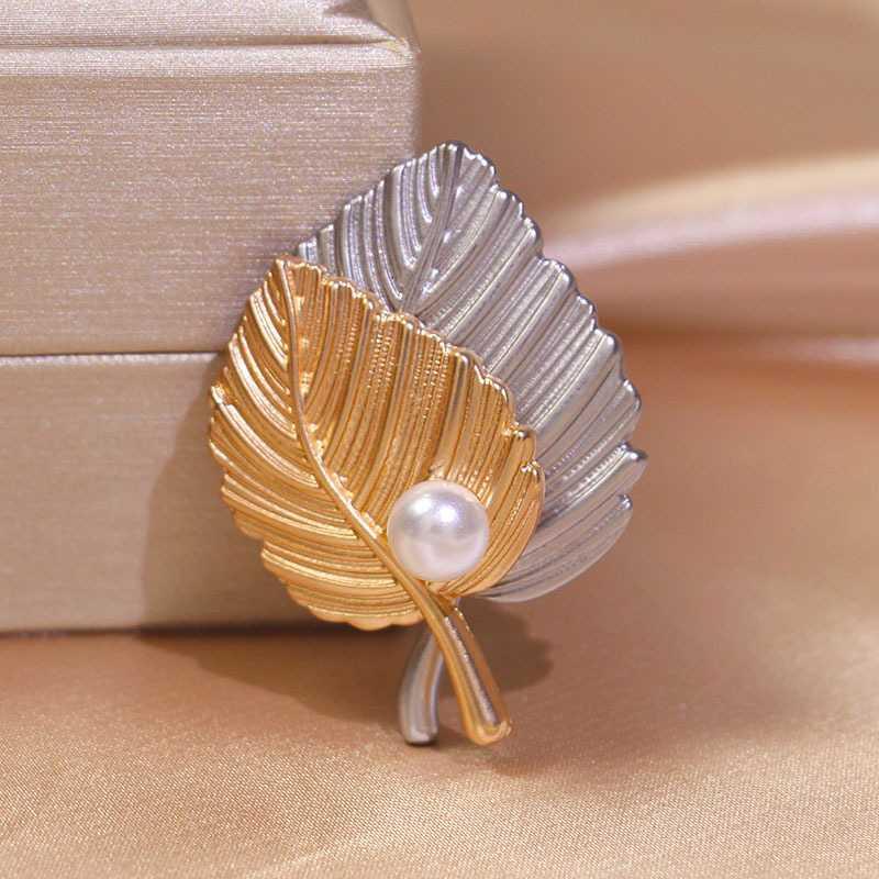 Ghim Cài Áo Hình Hoa Lá Đính Ngọc Trai Sang Trọng