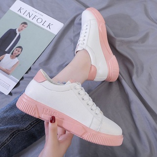 Giày thể thao trắng thời trang nữ tính