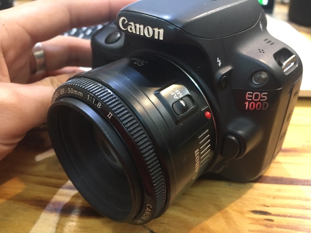 Máy ảnh canon 100D fix 50f 1.8 kèm phụ kiện