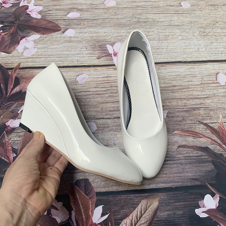 Giày nữ đế xuồng  da bóng đen và trắng bít mũi 5p có ảnh thật