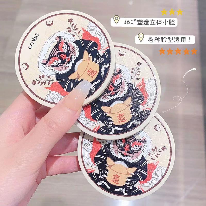 Bảng Phấn Tạo Khối Và Bắt Sáng 2 Màu Kết Hợp Kèm Gương Tiện Dụng