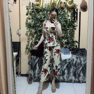 Set 2 dây hoa nhún ngực có dây cột eo