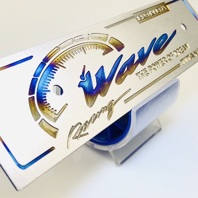 Bảng tên titan WAVE, 100% làm từ titan TẶNG pát gắn bảng tên xe wave và ốc gắn bảng tên titan 6l2 Hoành Sơn
